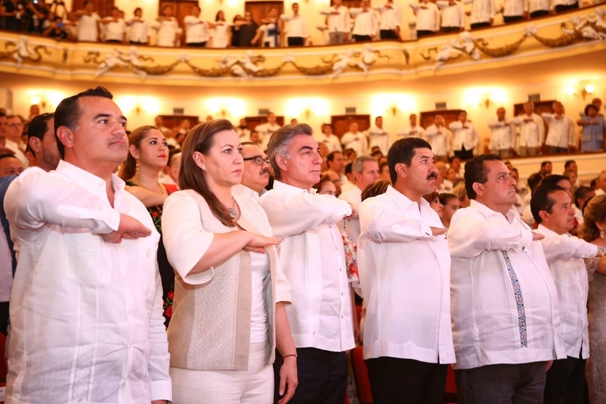 Gali y Alonso acuden a toma de protesta del gobernador de Yucatán