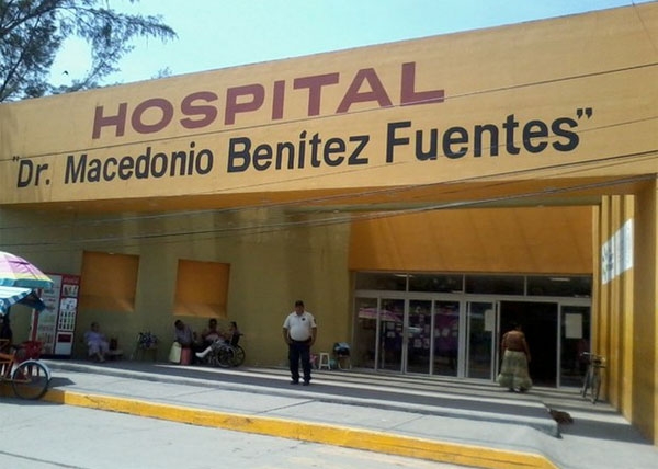 Mujer de 18 años da a luz en el baño de un hospital de Oaxaca