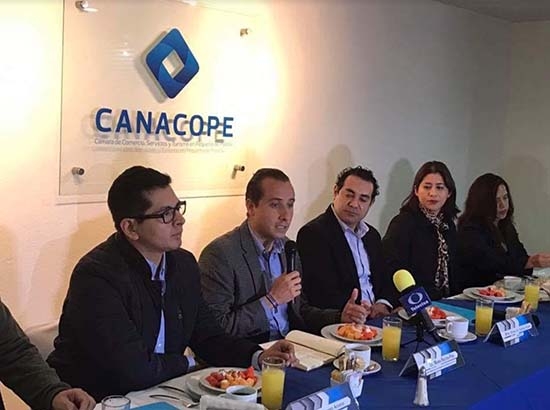 Mario Riestra se reúne con el Consejo de la Canacope
