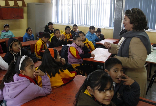 Más de 15 mil maestros poblanos cobran pero no dan clases