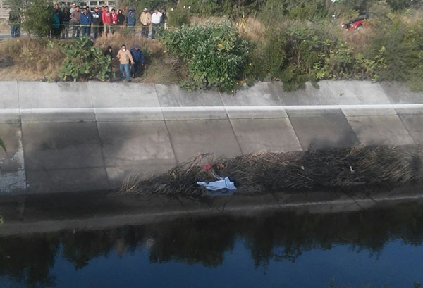 Localizan cadáveres de tres jóvenes que cayeron en canal de Valsequillo