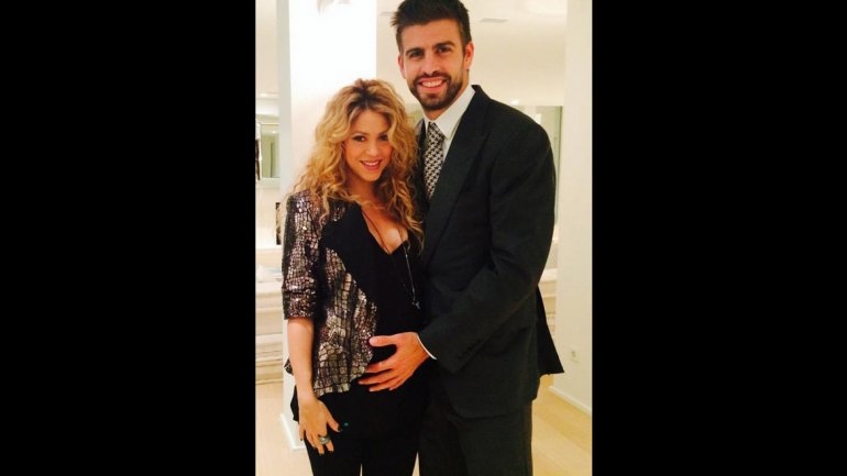 Shakira y Piqué presumen embarazo