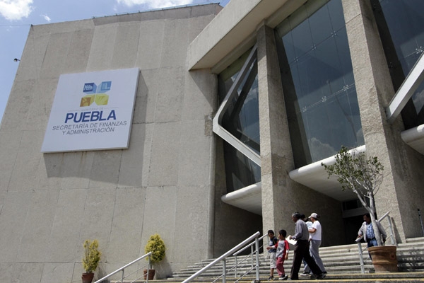 Caída en ingresos petroleros redujo 3% el presupuesto federal para Puebla