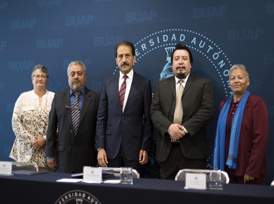 Rector de la BUAP destaca calidad académica de estudiantes de la Facultad de Artes