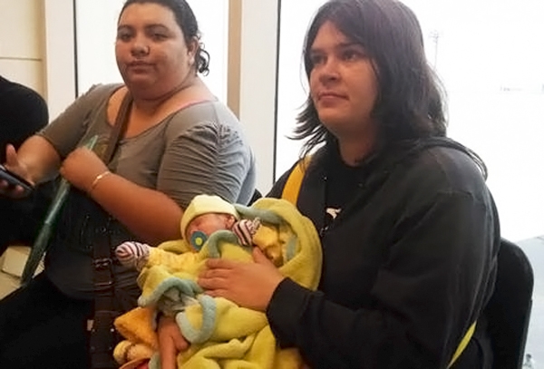 Niegan registro a bebé con dos mamás en Nuevo León