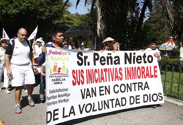 Marcha “Festival de la Familia” contra matrimonios gays en Puebla