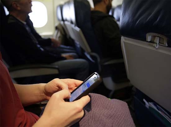 Aeroméxico permitirá prender móviles durante vuelos