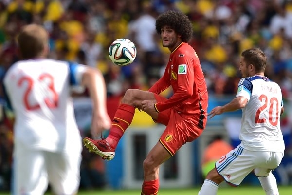 Bélgica derrotó 1-0 a Rusia y está en octavos de final