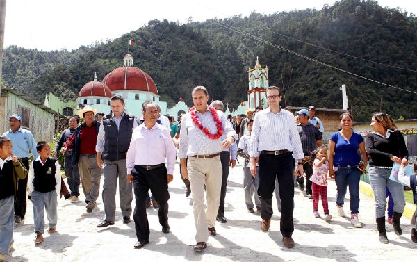 RMV entrega acciones por 30.1 mdp en Quimixtlán