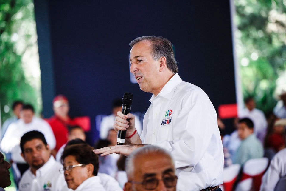 AMLO, abogado de secuestradores, arremete Meade
