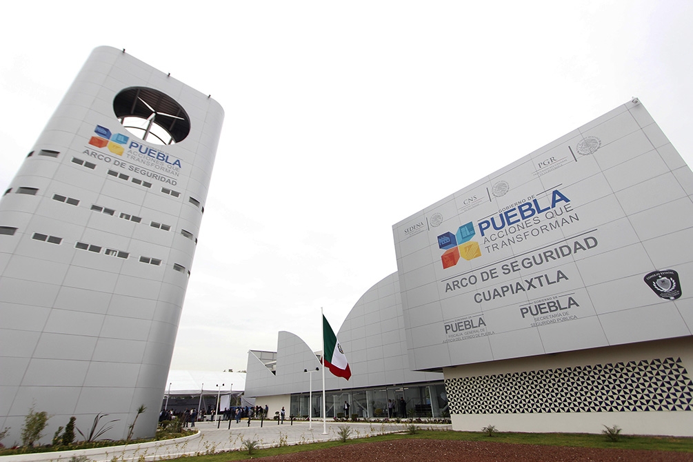 Hallan muerto a policía en el Arco de Seguridad de Cuapiaxtla