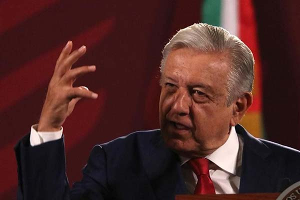 AMLO pasa de panzazo en confianza de poblanos: obtiene 6 de 10