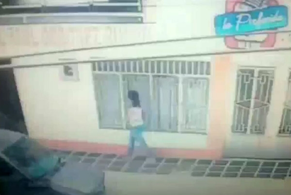 VIDEO: Matan a quemarropa a periodista amenazada en Colombia