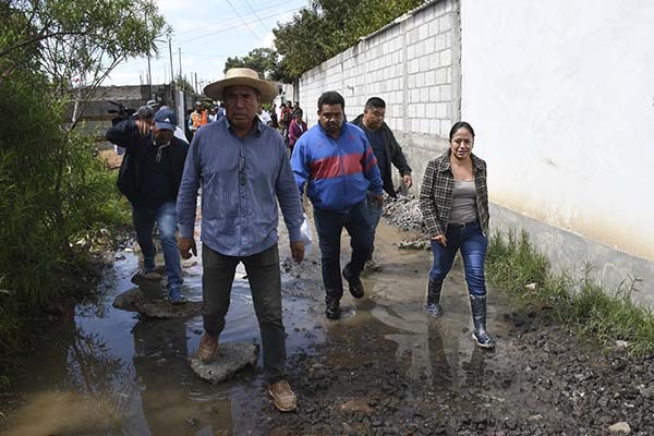Presidenta municipal de Cuautlancingo garantiza apoyo a vecinos afectados por fuertes lluvias