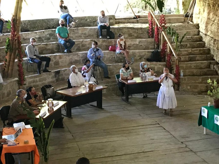 López-Gatell testifica creación del Comité Comunitario de Mujeres por la Salud en Cuetzalan