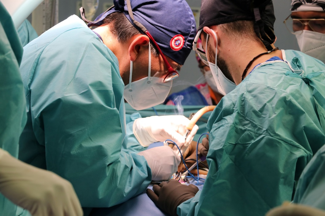 Abren convocatoria para 13 mil plazas de médicos especialistas