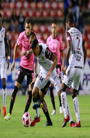 Xolos y Gallos inician la J13 con un empate 1-1