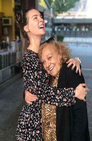 Belinda dio a conocer la muerte de su abuela en redes sociales