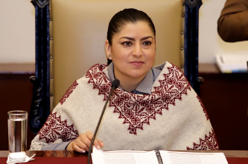 Claudia Rivera respalda candidatura de Barbosa