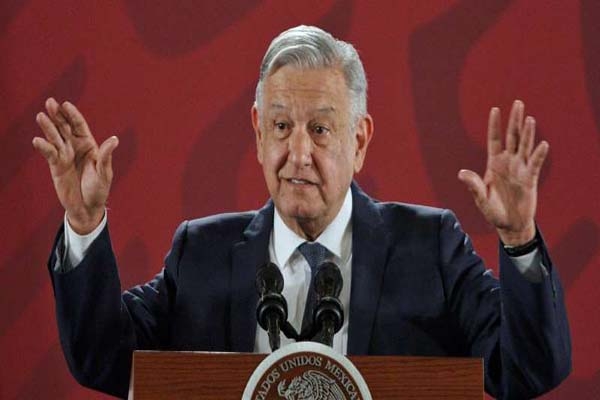 Tras llamarlos “perros”, AMLO niega estigmatizar a periodistas