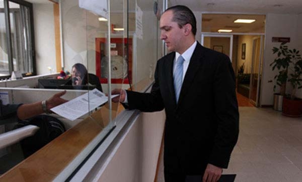 Pacheco Pulido acepta renuncia de Eduardo Aguilar como consejero jurídico
