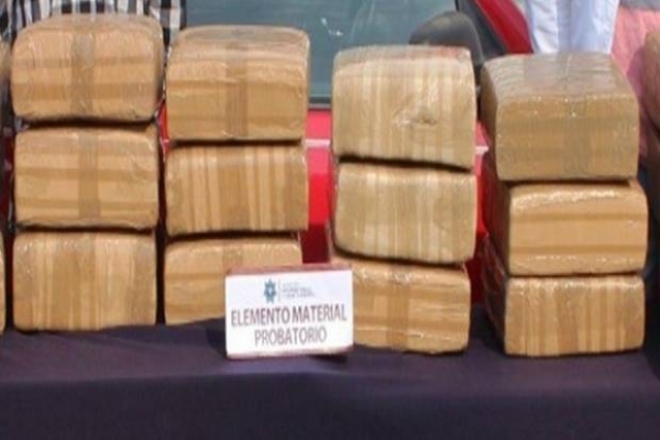 Cae menor de edad con 100 kilos de marihuana en Puebla