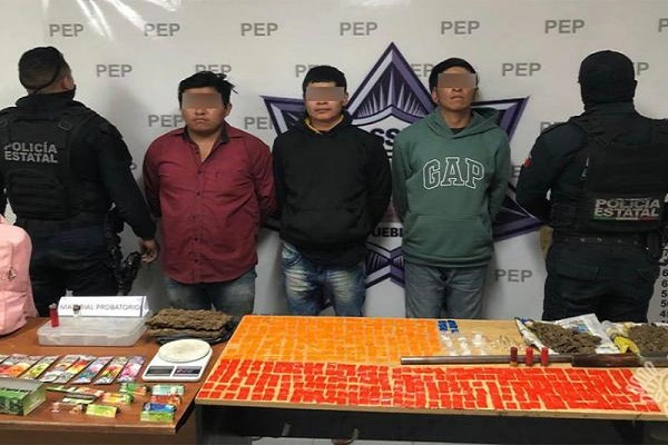 Capturan a narcomenudistas con 400 dosis de droga en La Resurrección