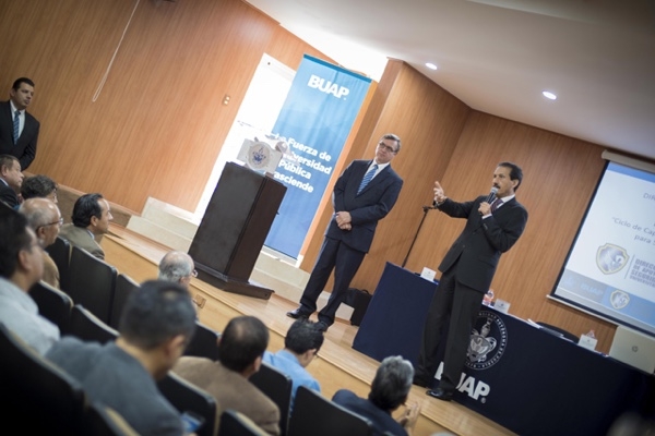 Directores de unidades académicas de la BUAP reciben capacitación en materia de seguridad
