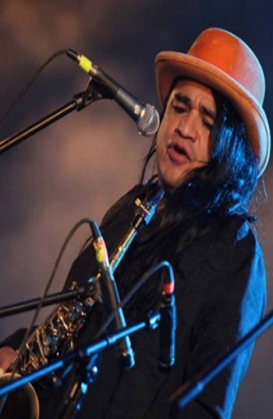Sax, de Maldita Vecindad, sigue hospitalizado por COVID-19