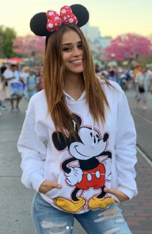 Yanet García y su sexy forma de festejar en Twitter