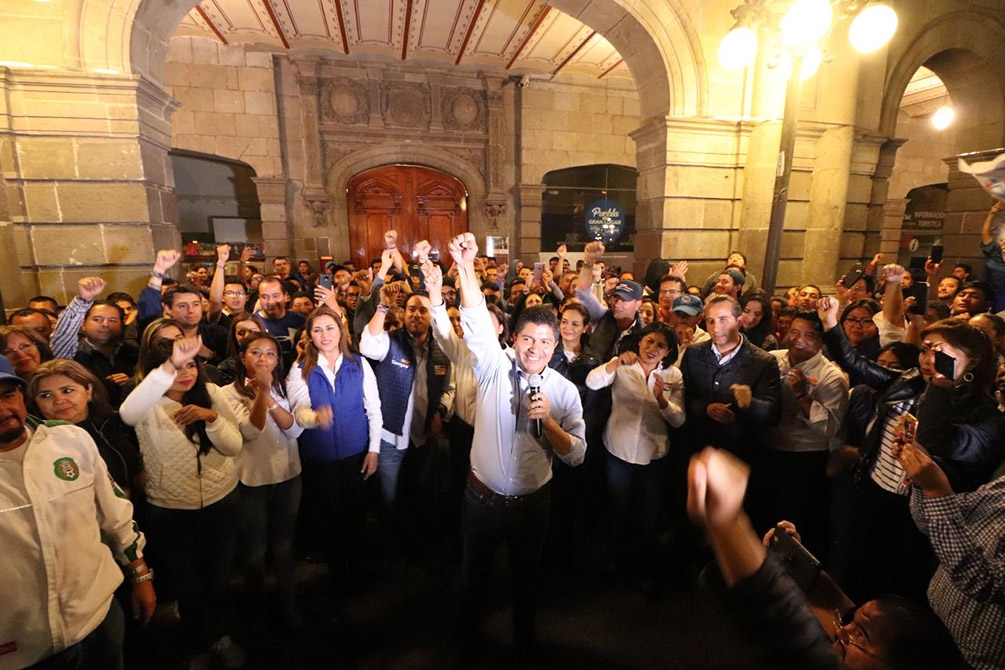 Eduardo Rivera cierra campaña frente a Palacio Municipal
