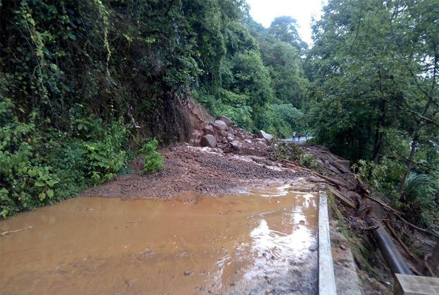 Fuertes lluvias y deslaves en las sierras de Puebla por frente frío 49