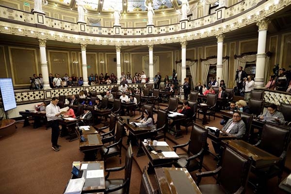 Congreso de Puebla avala revocación de mandato