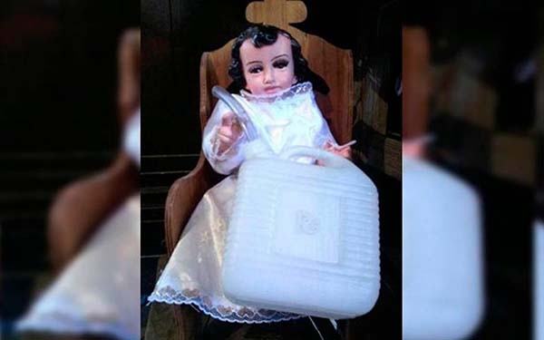 Pide arzobispo de Puebla no vestir al Niño Dios de huachicolero