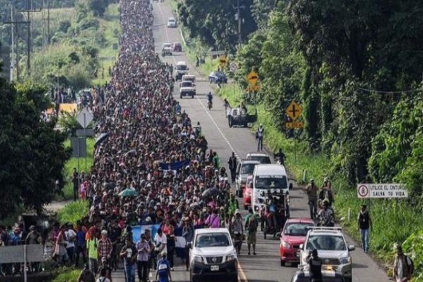 Trump decreta alerta nacional; ve terroristas en Caravana Migrante