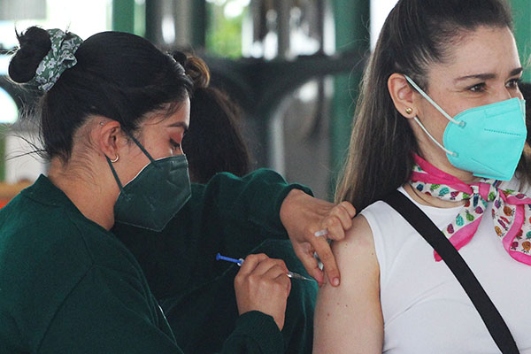 Sedes y horarios de vacunación COVID para 40-49 años en Puebla capital