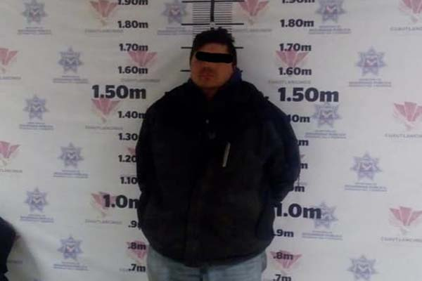Seguridad Pública Municipal de Cuautlancingo aseguró a dos hombres con hidrocarburo
