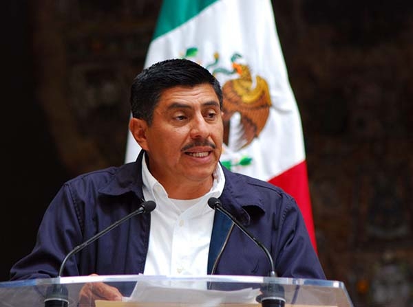Por no votar reforma educativa, senador de Morena es echado de la Comisión Permanente