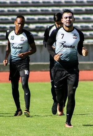 Lobos BUAP visita a Gallos Blancos de Querétaro