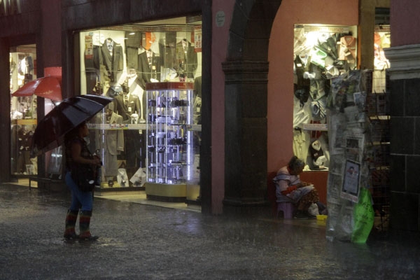 Tormentas en Puebla por la onda tropical número 28