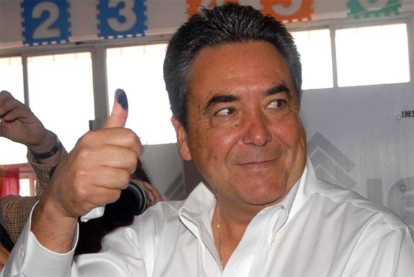 DEA busca a ex gobernador interino de Coahuila por lavar dinero