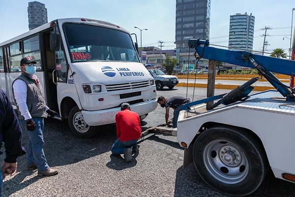 SMT asegura unidades irregulares en operativo sobre Vía Atlixcáyotl y Periférico