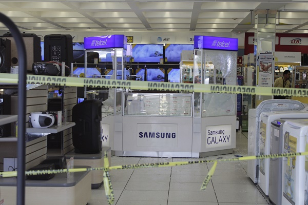 Atracaron tienda Coppel del centro de Puebla; hay dos detenidos