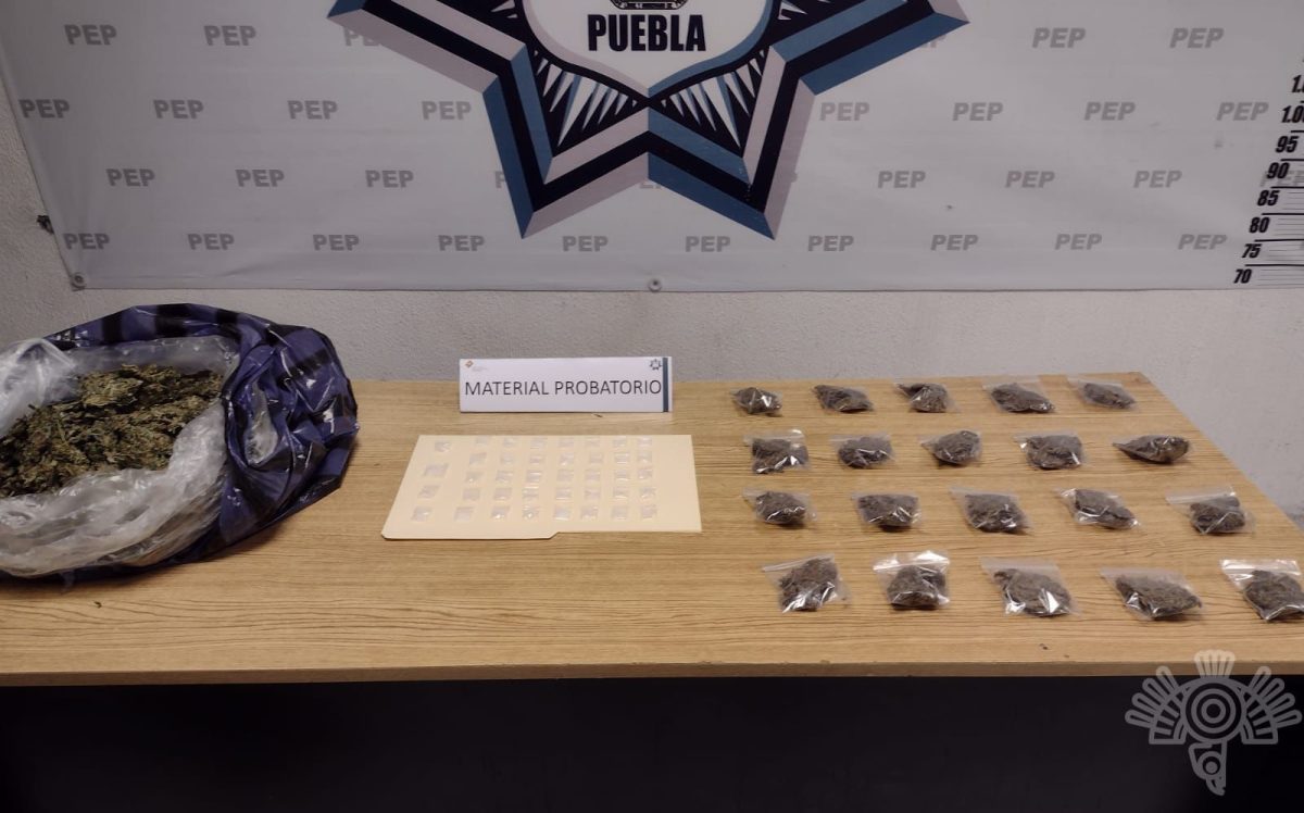 Narcomenudistas son detenidos con más de 60 dosis de droga en San Francisco Totimehuacan