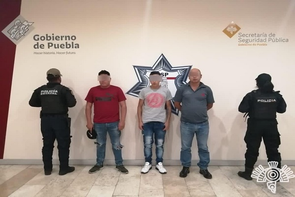 Defraudadores del “gota a gota” son detenidos en Huauchinango