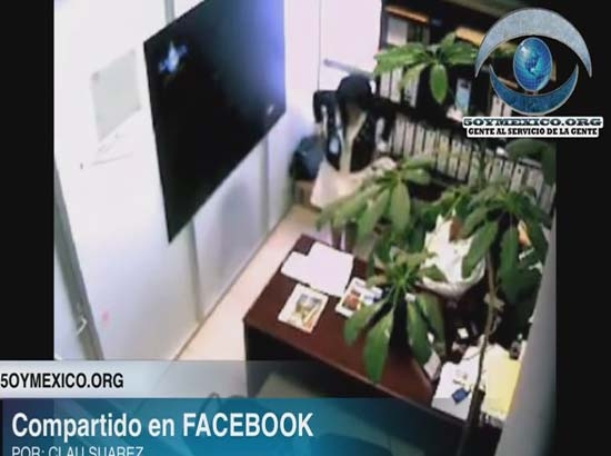 VIDEO: Cesan a funcionarios del Edomex por juegos sexuales en la oficina