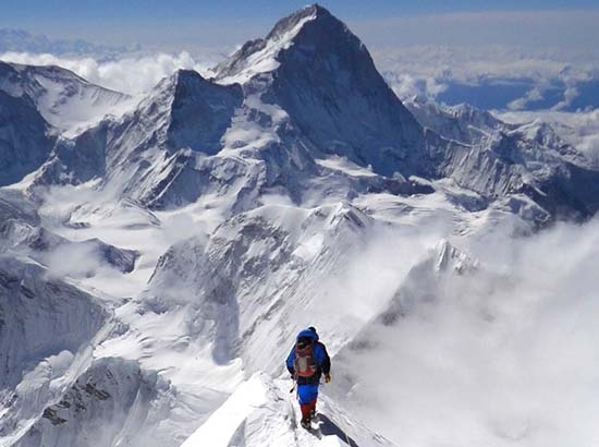 Everest se desplazó 40 centímetros en 10 años y creció 3 centímetros