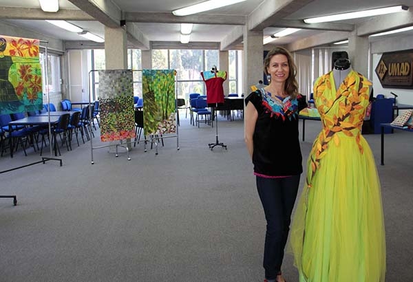 Diseñadora y artista internacional imparte taller en la UMAD