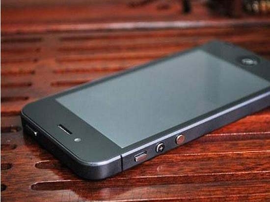 Mexicanos crean cargador para celular que usa luz solar