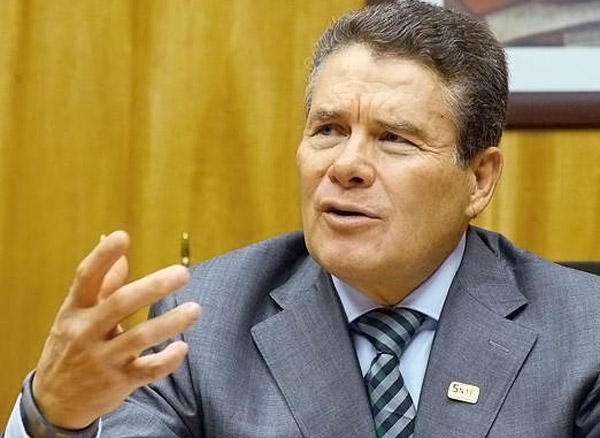 SNTE niega onerosos salarios para maestros